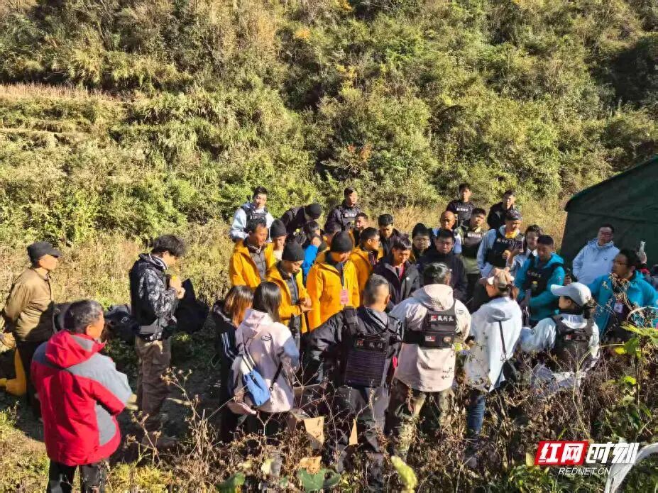 终极对决！张家界七星山荒野求生决赛打响，13位选手冲击巅峰荣誉