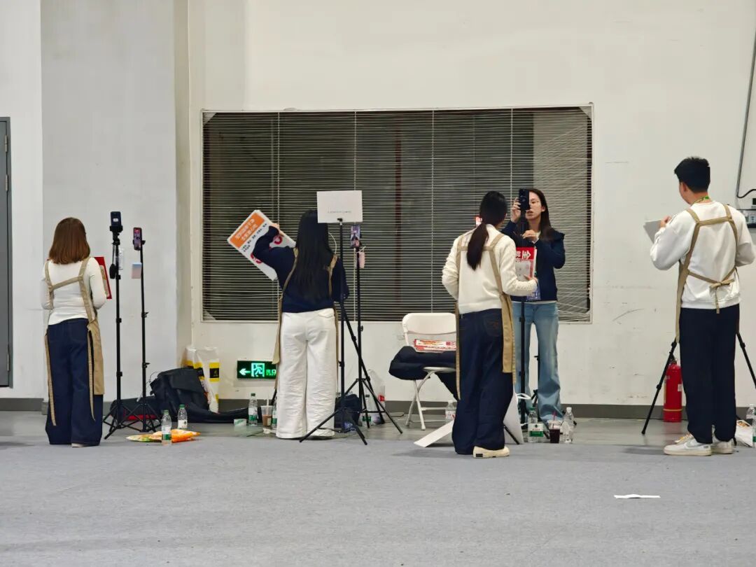 一过安检，杭州不少年轻人直接百米冲刺！这阵势把人看呆了