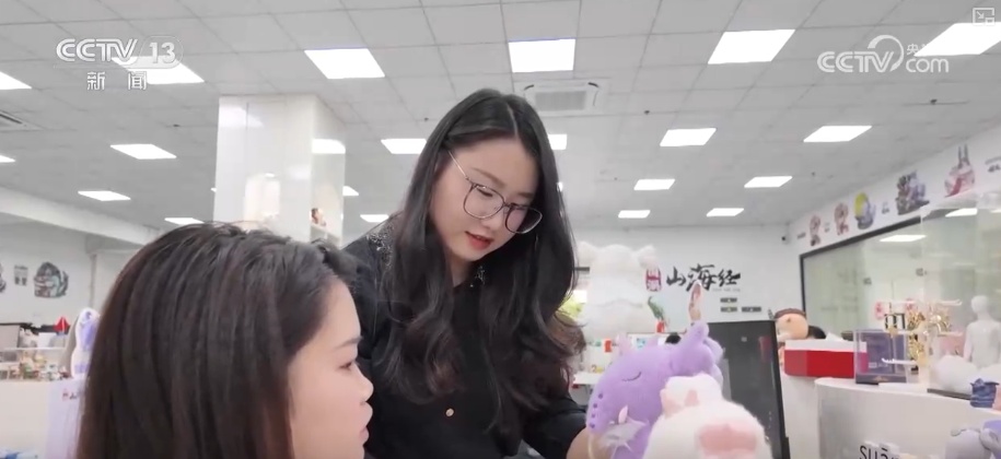 “爆款”“上头”!多维度观察 外贸凭借“硬核支撑”铺开全球贸易“网络” “爆款”“上头”!多维度观察 外贸凭借“硬核支撑”铺开全球贸易“网络”