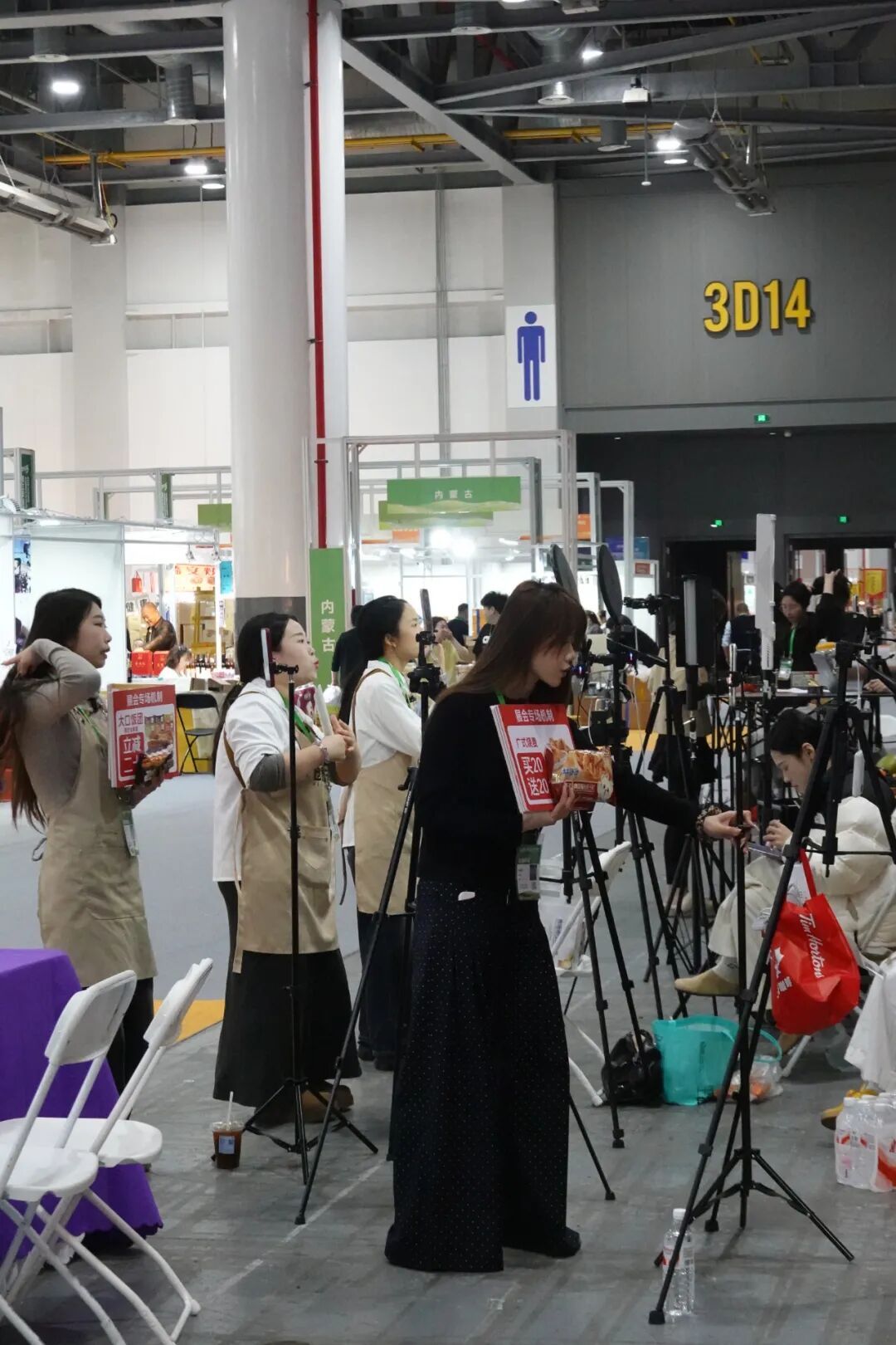 一过安检，杭州不少年轻人直接百米冲刺！这阵势把人看呆了