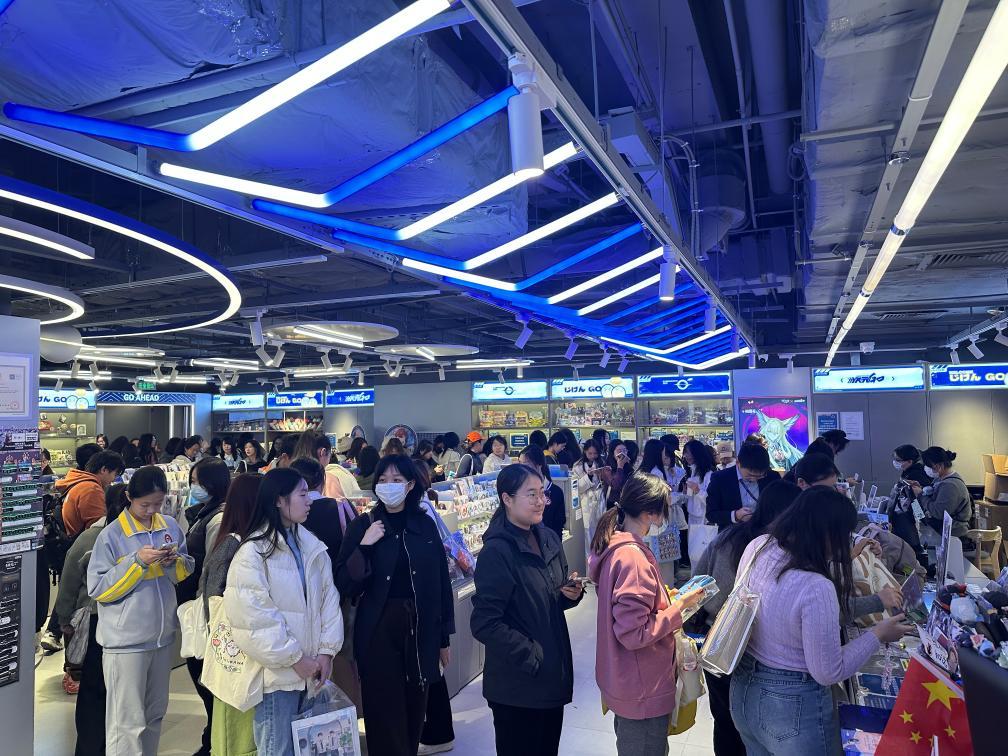 “00”后为啥又开始爱逛街了？