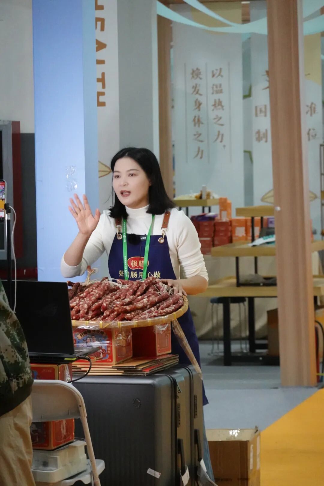 一过安检，杭州不少年轻人直接百米冲刺！这阵势把人看呆了