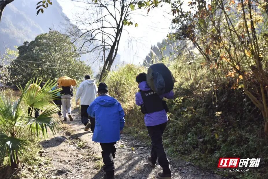 终极对决！张家界七星山荒野求生决赛打响，13位选手冲击巅峰荣誉