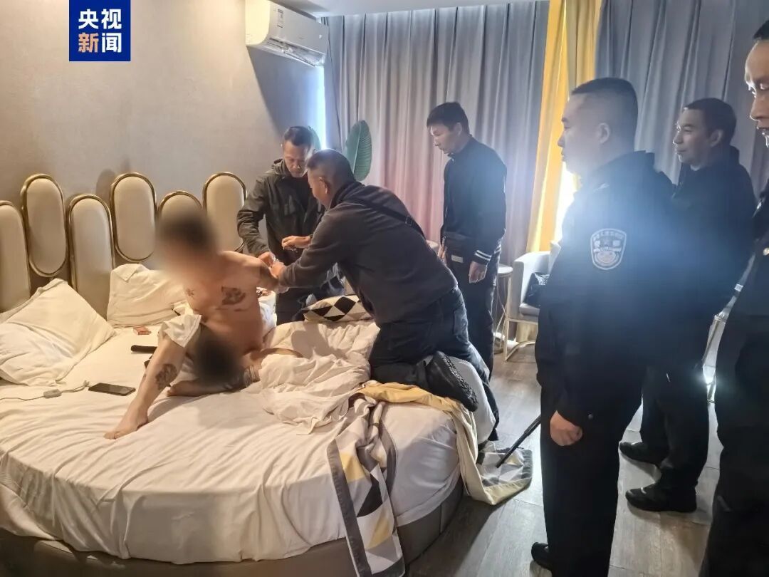 承认了，全是演的！网友怒了：必须严惩！