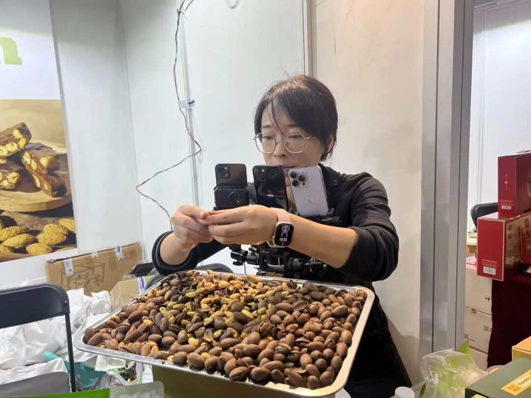 一过安检，杭州不少年轻人直接百米冲刺！这阵势把人看呆了