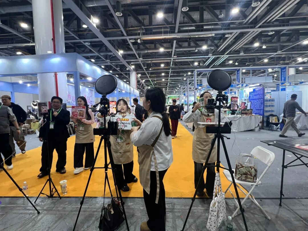 一过安检，杭州不少年轻人直接百米冲刺！这阵势把人看呆了