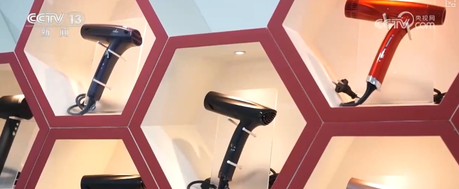 “爆款”“上头”!多维度观察 外贸凭借“硬核支撑”铺开全球贸易“网络” “爆款”“上头”!多维度观察 外贸凭借“硬核支撑”铺开全球贸易“网络”