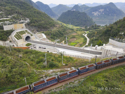 在“地下”和“空中”修高铁,盘兴高铁创造新的工程奇迹 在“地下”和“空中”修高铁,盘兴高铁创造新的工程奇迹