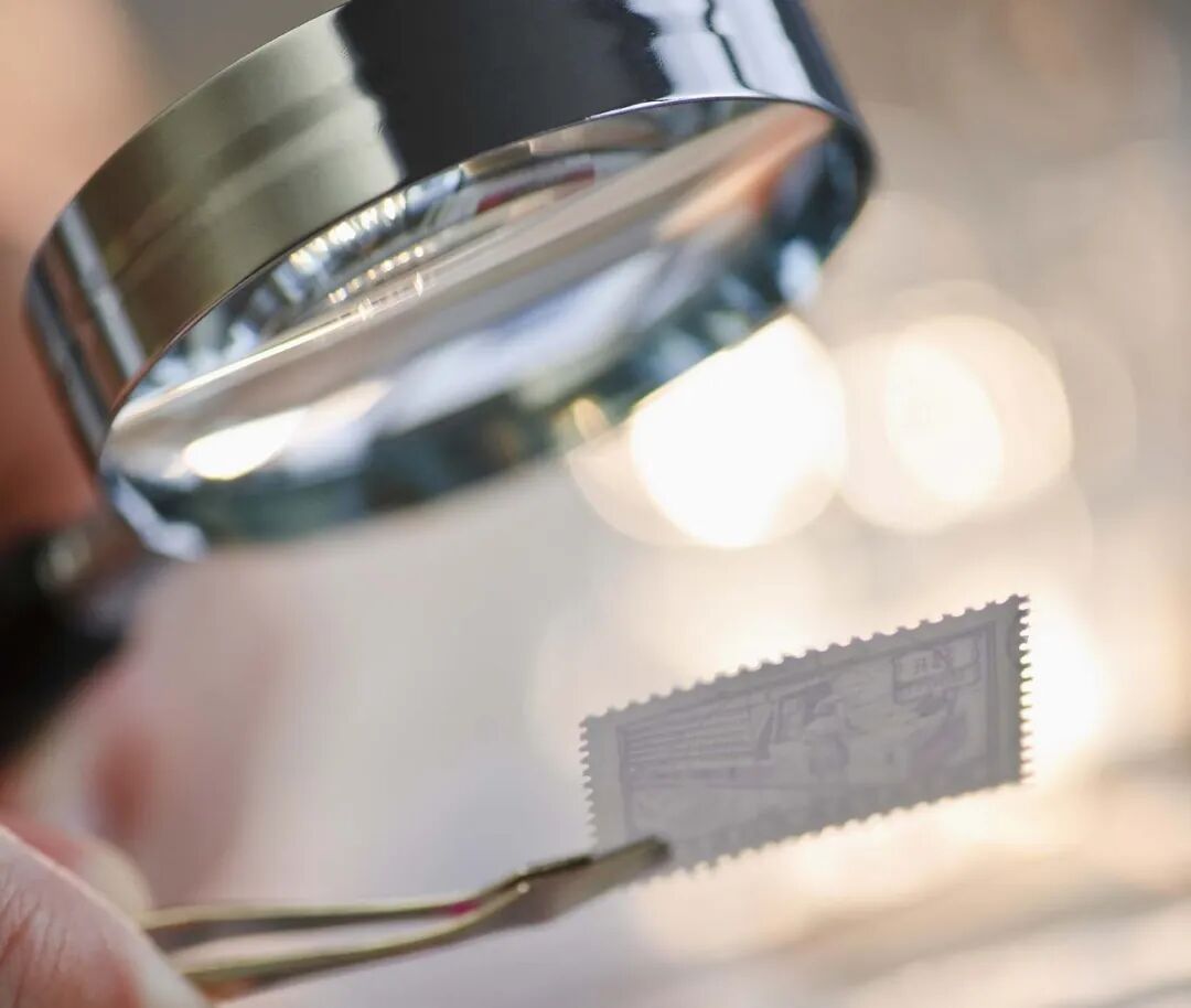 邮票背面、齿孔间隙或是版面图案,都可能成为传递秘密的渠道……国安部披露 邮票背面、齿孔间隙或是版面图案,都可能成为传递秘密的渠道……国安部披露