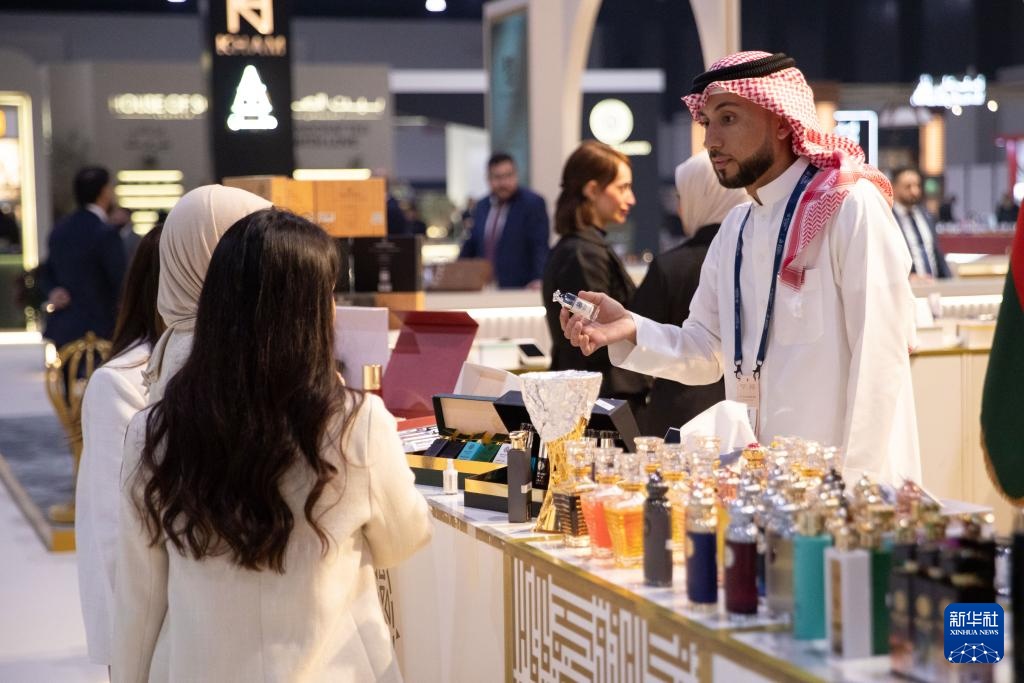 巴林举办大型香水展