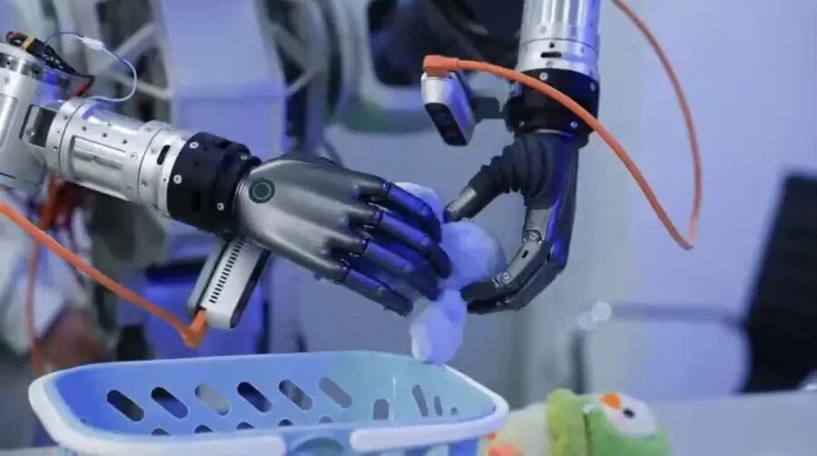 上海“拉链式人墙”，可能换上机器人