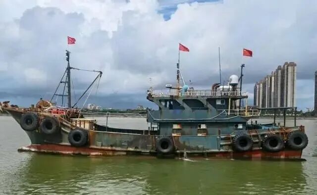 海警从13筐螃蟹中“挖出”一非法捕捞团伙