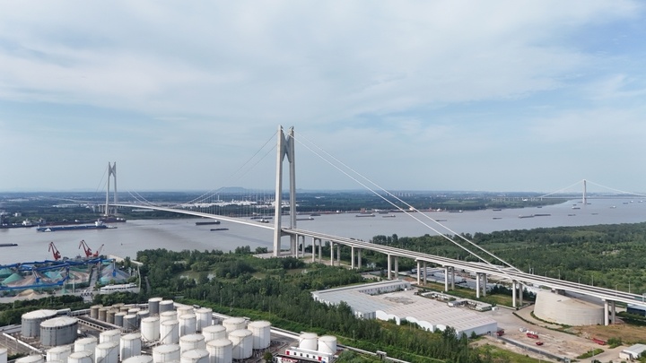 南京新生圩长江大桥11月26日正式通车