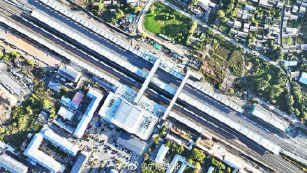 全线铺轨贯通!我国最北高铁建设进展顺利! 全线铺轨贯通!我国最北高铁建设进展顺利!