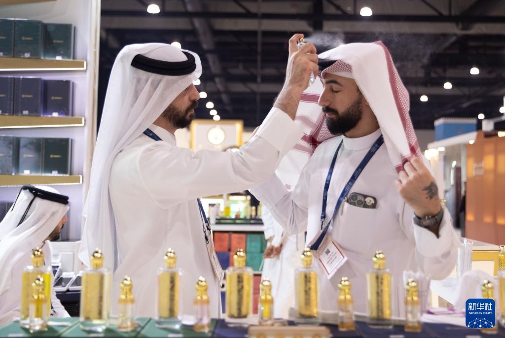 巴林举办大型香水展