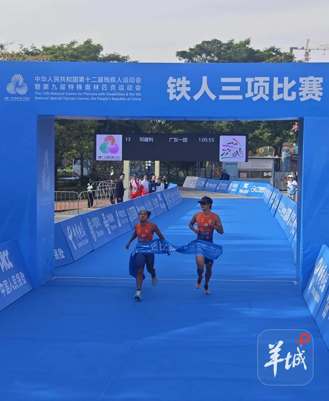 我国首个残疾人铁人三项比赛，广东队摘首金！