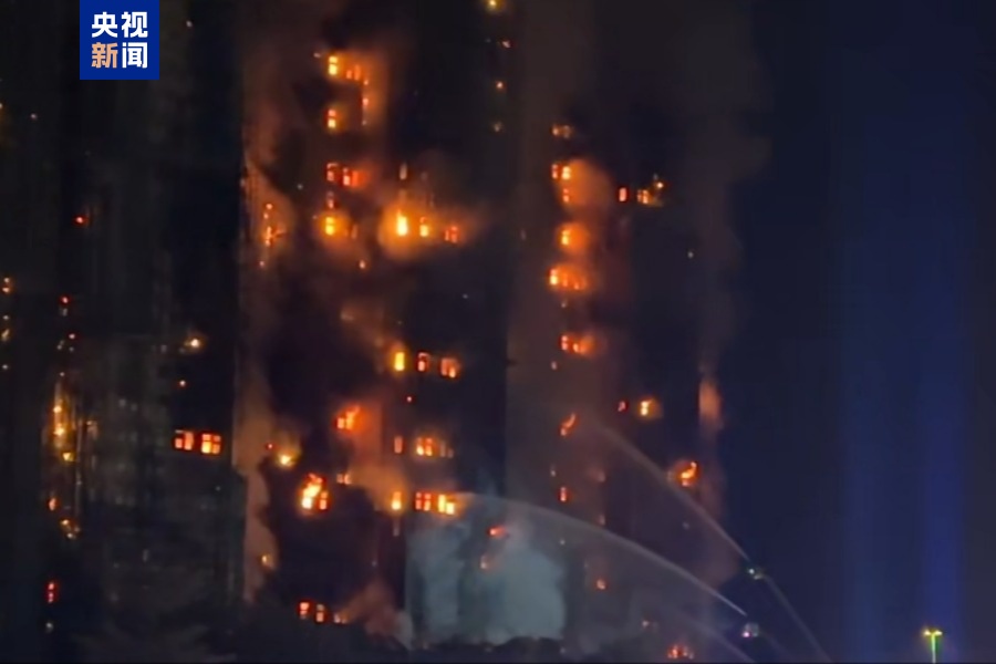 香港火灾已致44人遇难，现场火情已基本受控，3人被警方拘捕