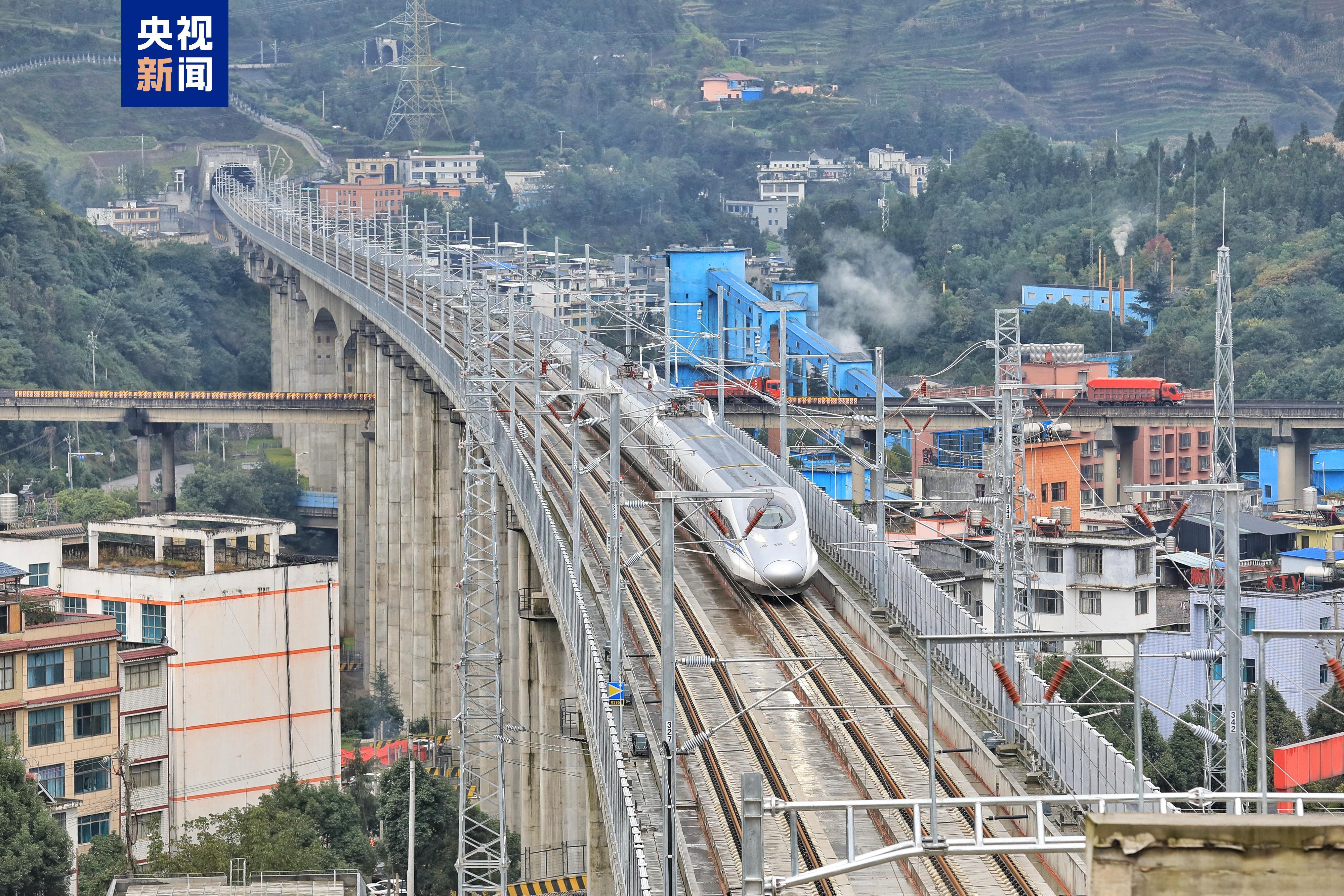 贵州盘州至兴义高铁11月28日开通运营