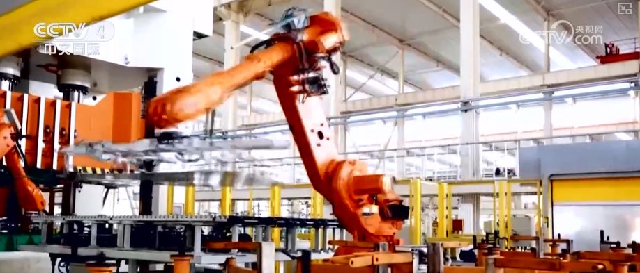 打造智能制造“升级版” AI赋能汽车全产业链 生产线“变身”智造岛