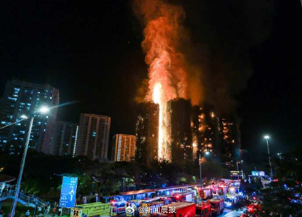 香港保安局局长邓炳强：宏福苑外墙物料不寻常，起火蔓延速度比合规格物料快