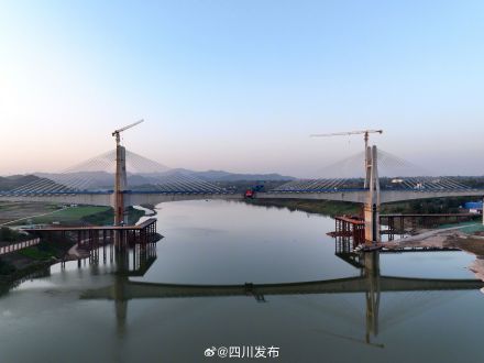 成达万高铁“世界之最”渠江特大桥合龙 成达万高铁“世界之最”渠江特大桥合龙