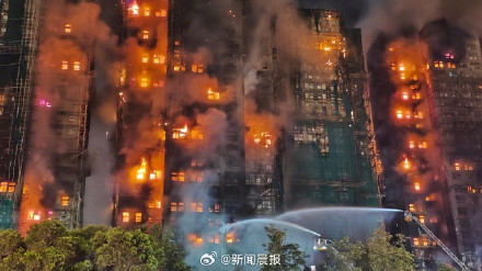 香港保安局局长邓炳强：宏福苑外墙物料不寻常，起火蔓延速度比合规格物料快