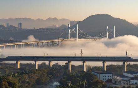 贵州盘兴高铁正式建成通车