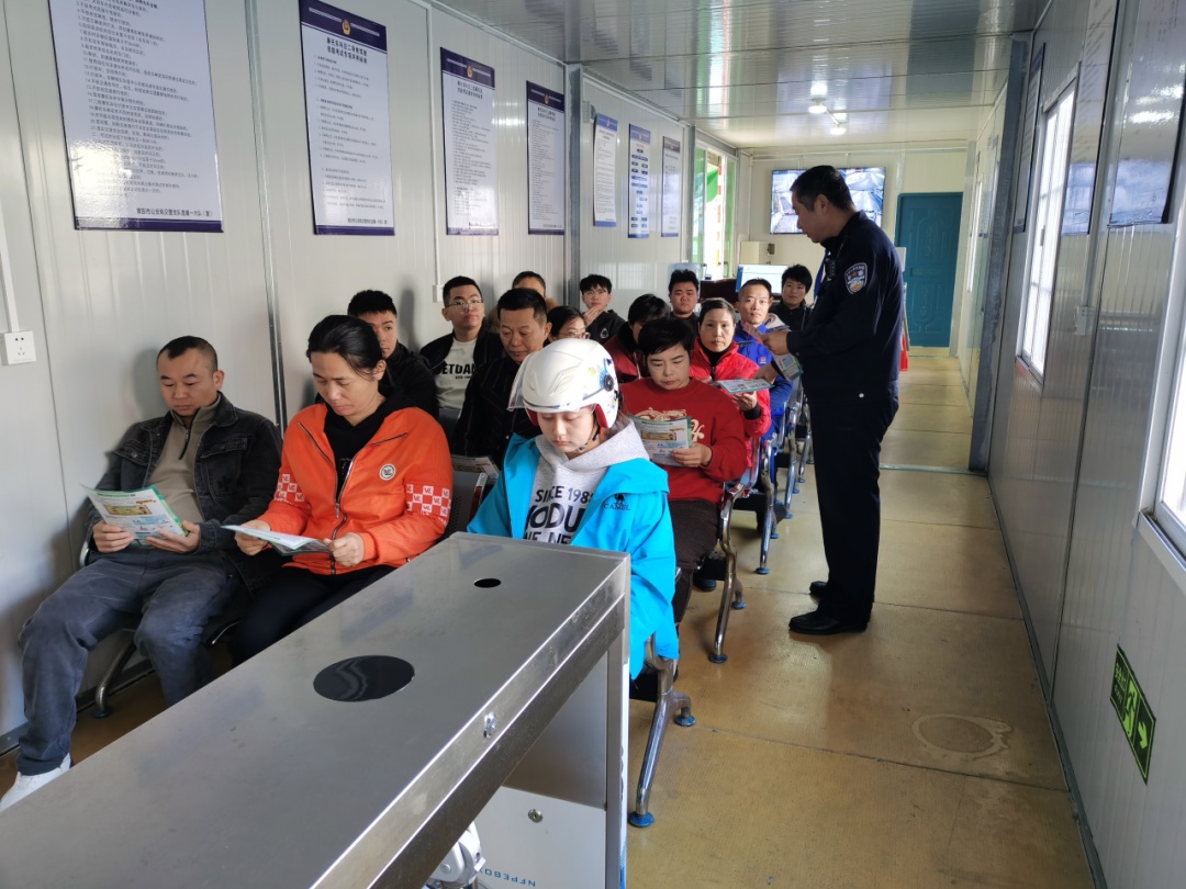 警方提醒：提防驾考路上的“黑中介”