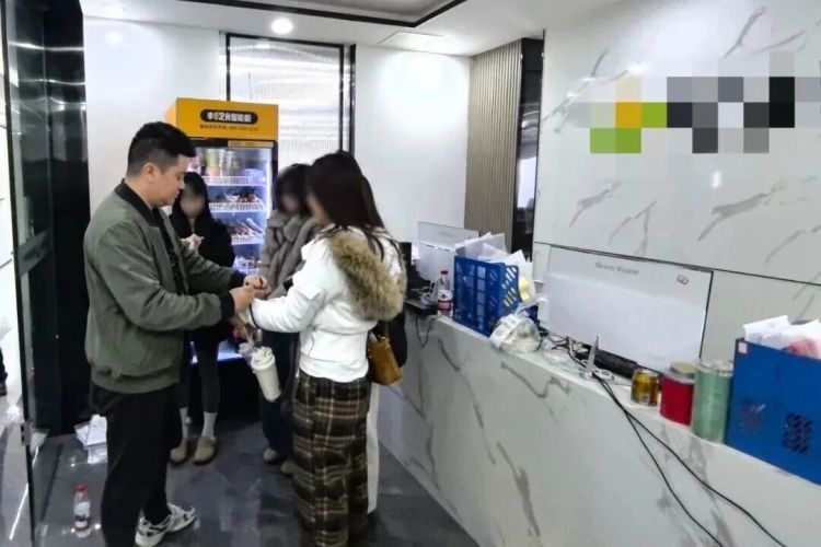 78名嫌疑人被抓！从话术本到假合同，这起助农诈骗案藏着这些猫腻