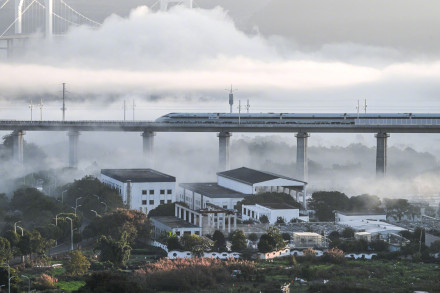 贵州盘兴高铁正式建成通车