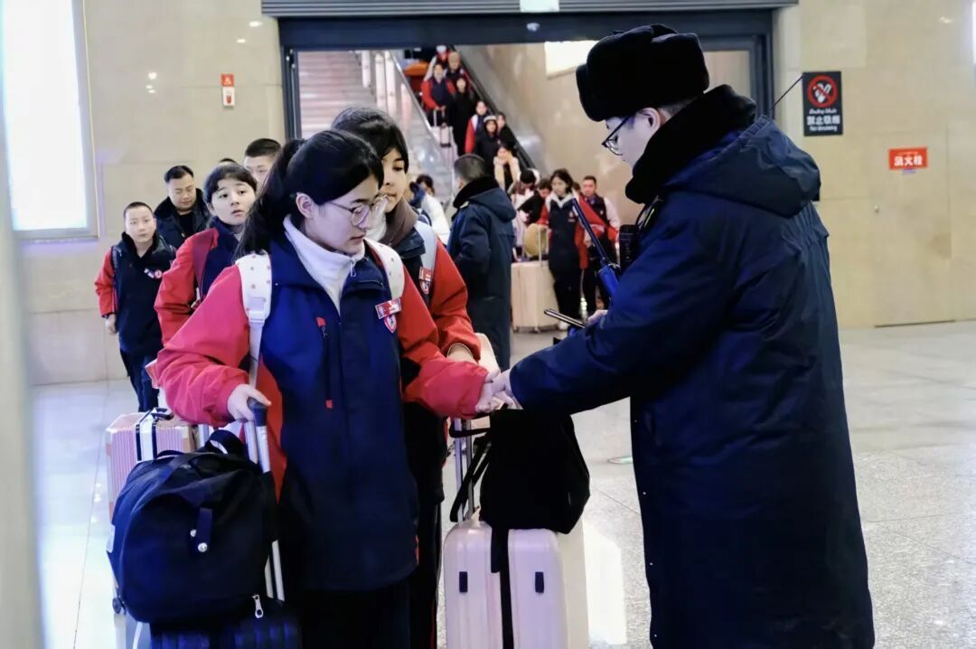 “雪假”来了！新疆铁路加开119列临时旅客列车