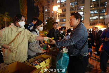 香港大埔火灾救援中的爱心接力 香港大埔火灾救援中的爱心接力