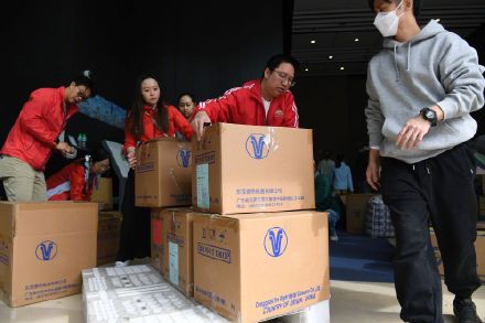 香港大埔火灾救援中的爱心接力 香港大埔火灾救援中的爱心接力