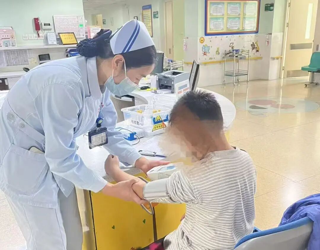 才12岁！福州男孩查出高血压！医生：视网膜已损伤……