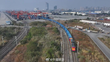 中欧班列历年累计开行突破12万列