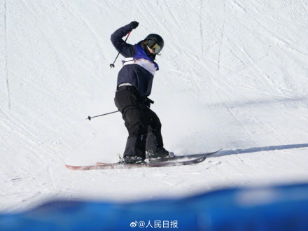 刘梦婷获大跳台世界杯铜牌