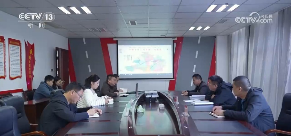 “公交带货”激发乡村物流活力 打通快递进村“最后一公里”