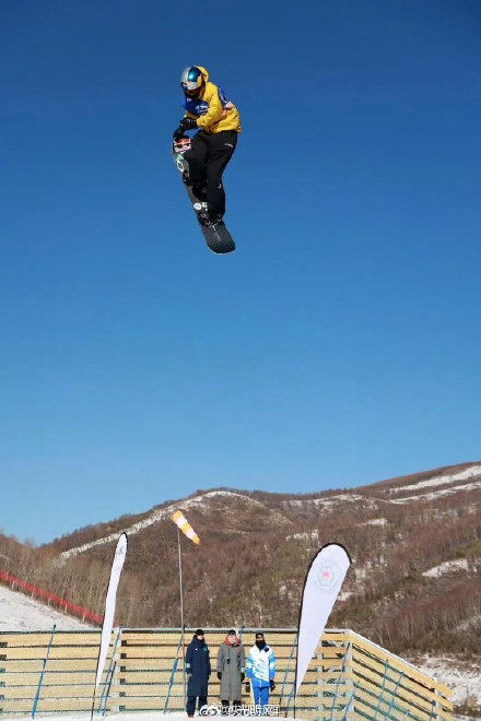 苏翊鸣三跳1980强势夺冠祝贺！