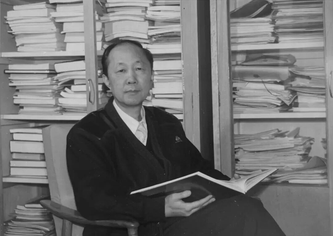 突传讣告！郑志鹏逝世！官网已变黑白