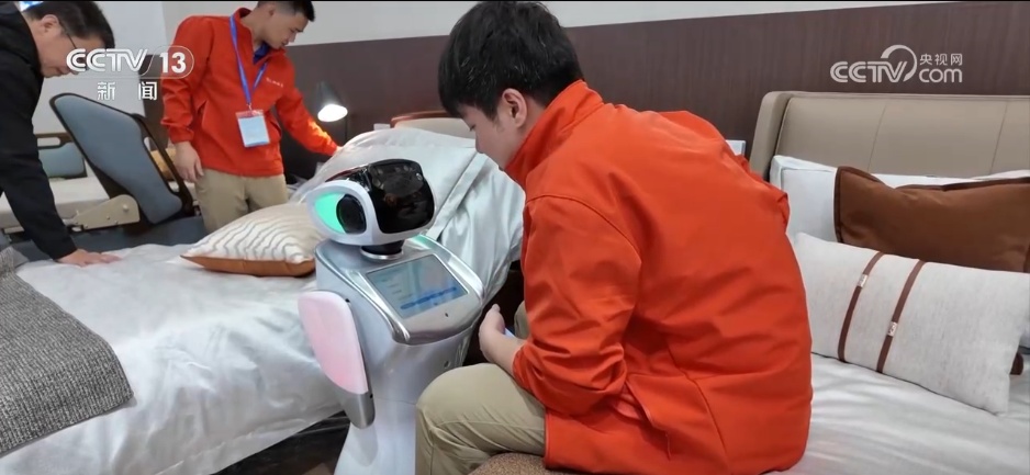 智能轮椅、健康监测、外骨骼……智慧养老“黑科技”守护“银发”生活