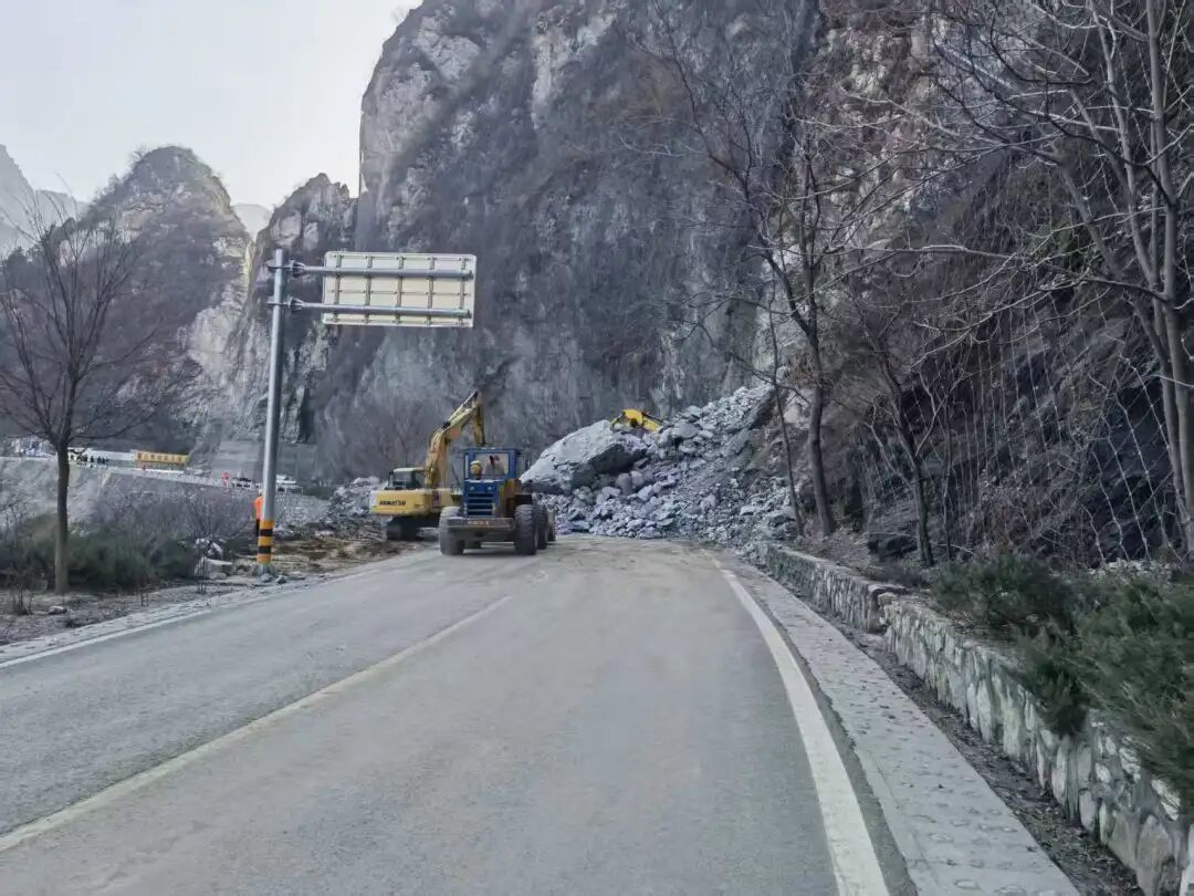 G108国道房山段山体塌方已完成清理