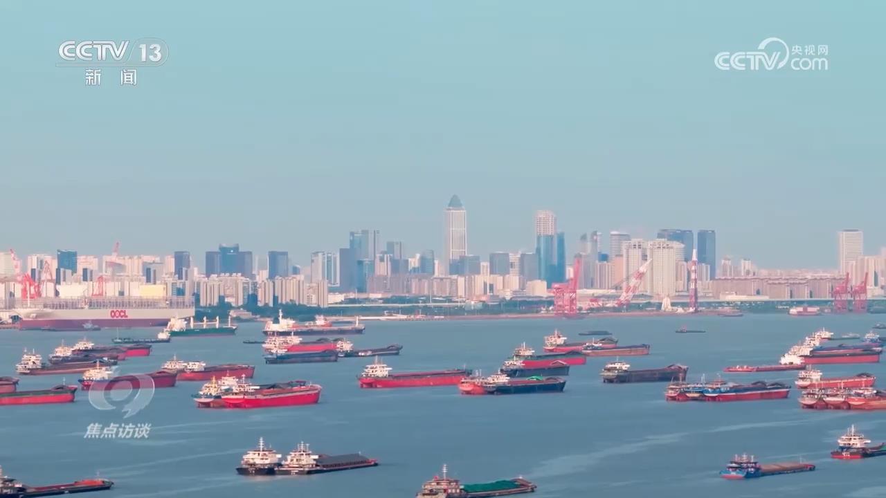 焦点访谈｜像电车一样换电池 新能源船舶“电”亮黄金水道