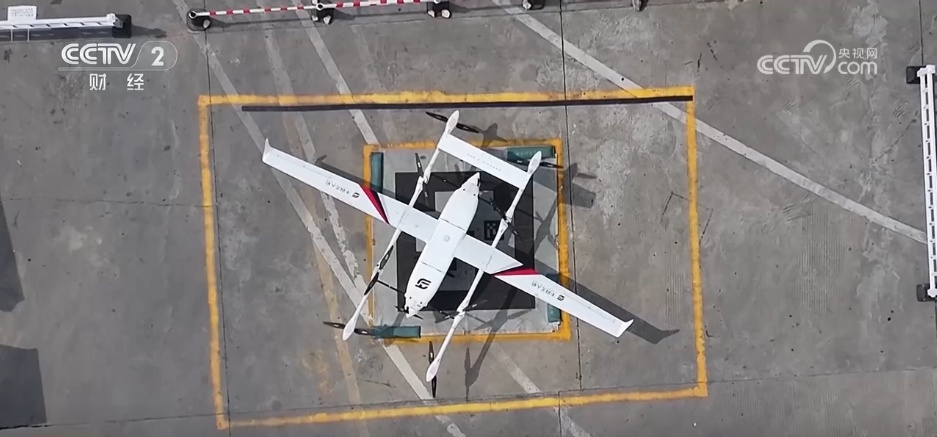 从概念落地成为实景！无人机应用场景“多点开花” 低空经济激活千亿市场