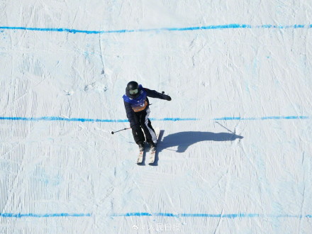 刘梦婷获大跳台世界杯铜牌
