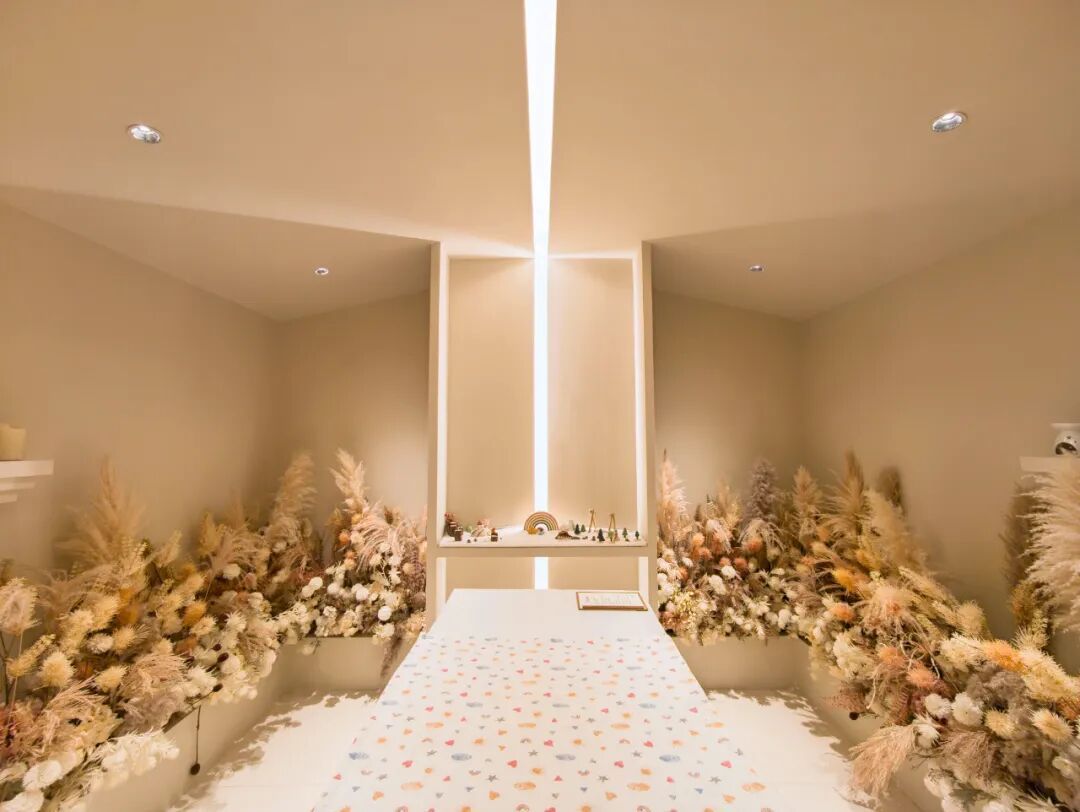 两万元一个狗碗，这届铲屎官的钱也太好赚了