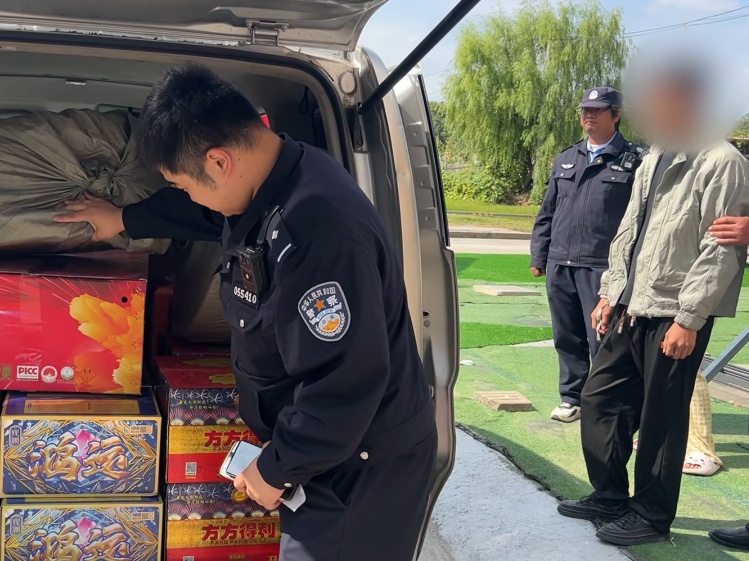 年关临近，竟又有人打起了烟花爆竹的“歪主意”？