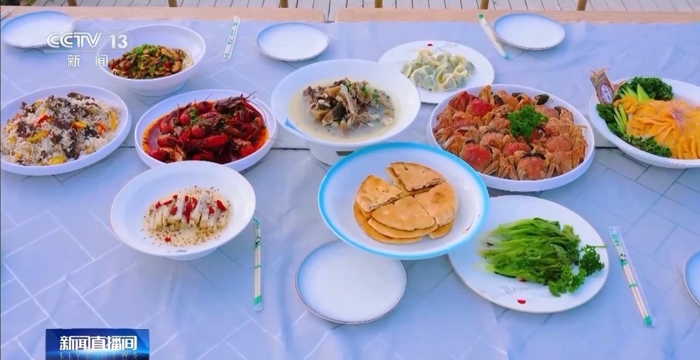 从“死亡之海”到“水产绿洲” 解锁新疆“点沙成金”的密码→ 从“死亡之海”到“水产绿洲” 解锁新疆“点沙成金”的密码→