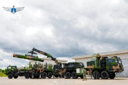 东部战区演练大片