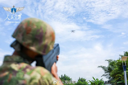 东部战区演练大片