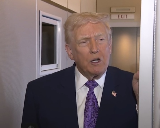 美防长被曝下令“杀光贩毒船所有人”，特朗普回应：我百分之百相信他